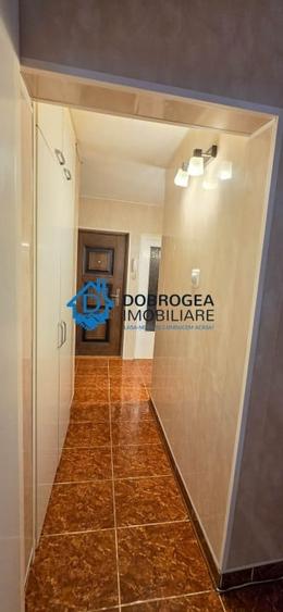 Apartament cu 2 camere decomandat, mobilat în E3