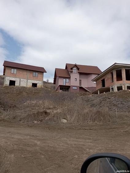 Casă cu 6 camere cu Teren 700 Mp în Șura Mare