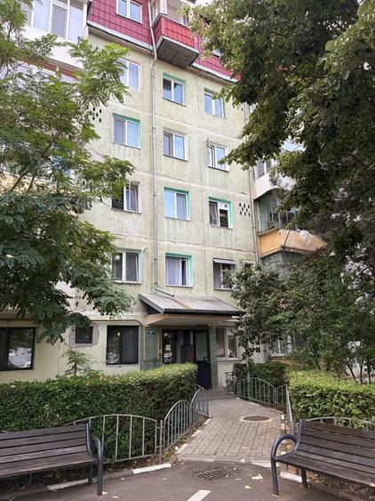 Garsonieră decomandată în Central