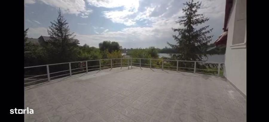 Casă cu 4 camere în Dumbrăveni