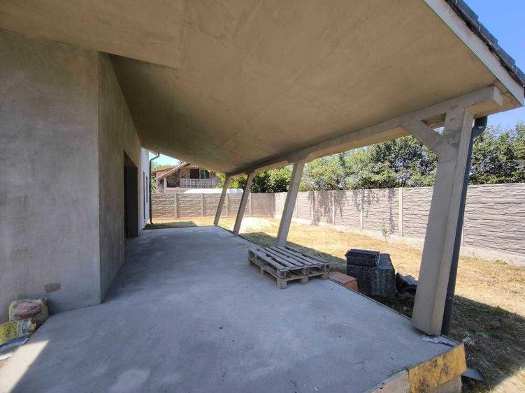 Casă cu 4 camere cu Teren 500 Mp în Exterior Vest