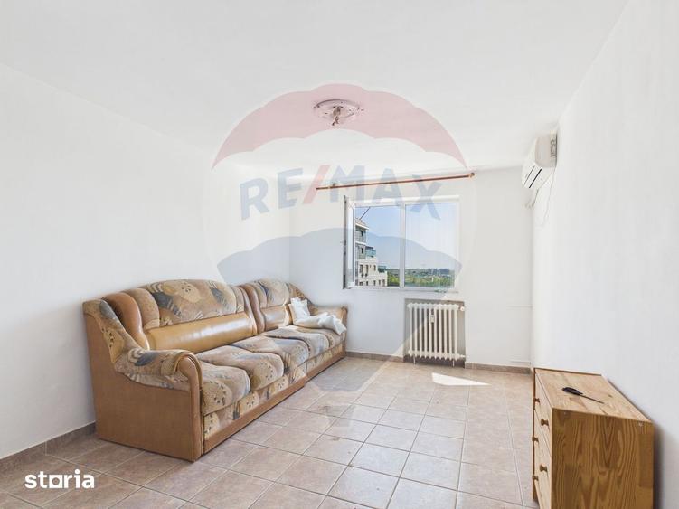 Apartament cu 4 camere, mobilat în Tei