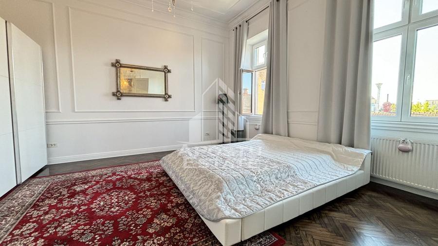 Apartament cu 3 camere semidecomandat, mobilat în Traian