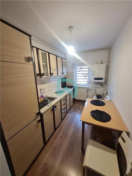Apartament cu 2 camere decomandat, mobilat în Noua