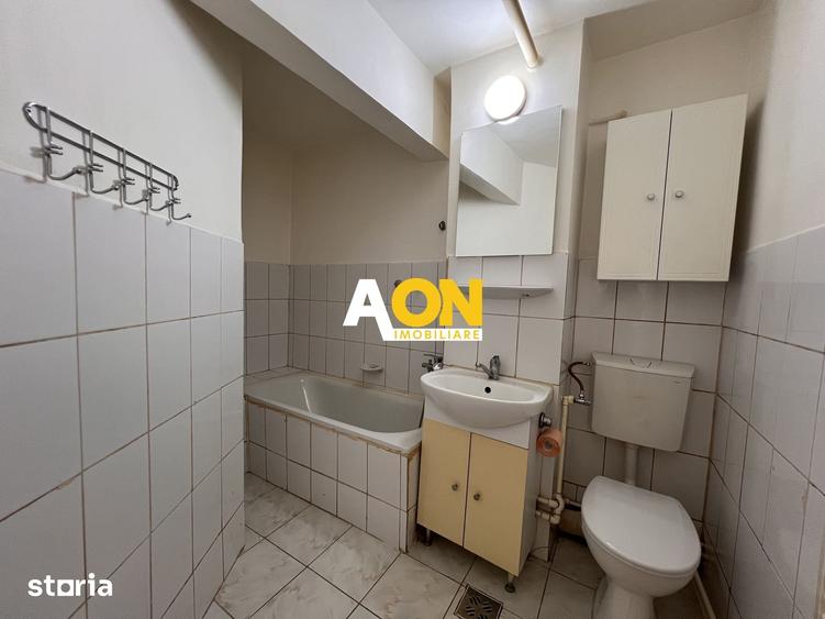 Garsonieră decomandată în Tolstoi
