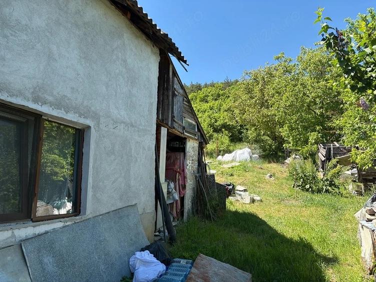 Casă cu 3 camere cu Teren 1700 Mp în Exterior Sud