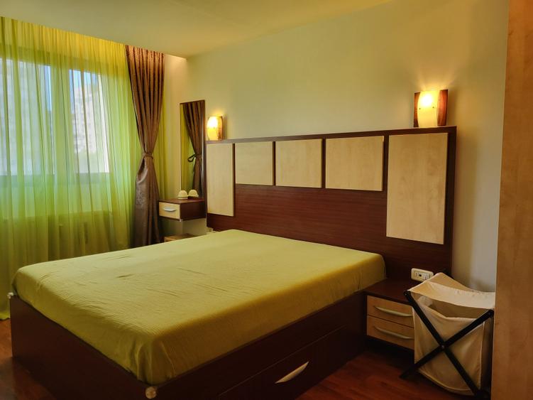 Apartament cu 3 camere semidecomandat în Drumul Taberei