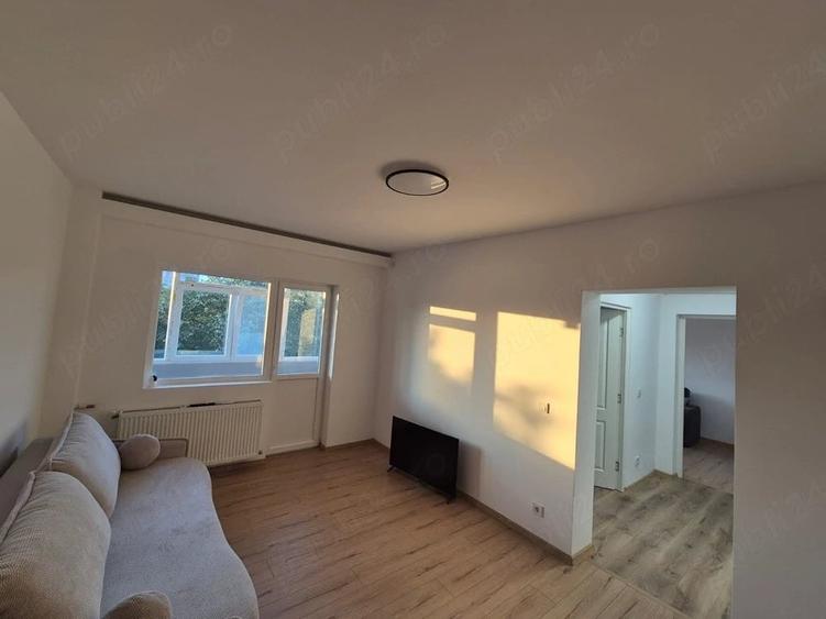 Apartament cu 3 camere semidecomandat în Central