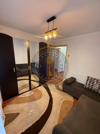 Apartament cu 3 camere semidecomandat în Timișoara