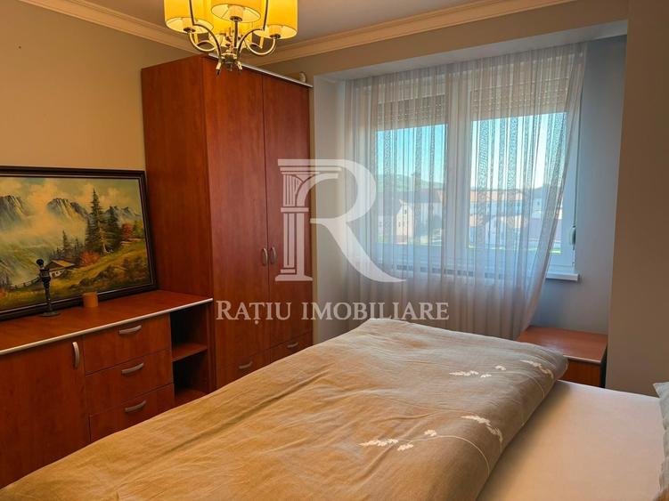 Apartament cu 3 camere decomandat, mobilat în Centru Civic