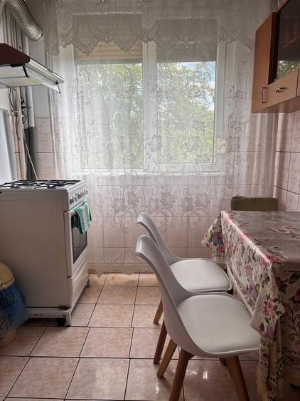 Apartament cu 3 camere semidecomandat în Țiglina 1
