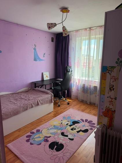 Apartament cu 3 camere decomandat în Rahova