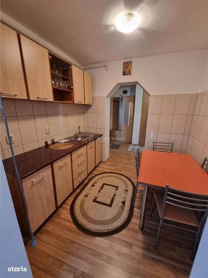 Apartament cu 2 camere decomandat în 1 Mai