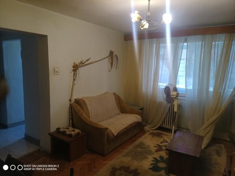 Apartament cu 2 camere semidecomandat, mobilat în Central