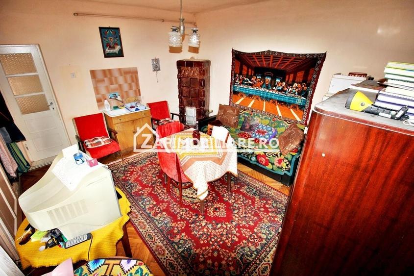 Casă individuală cu 3 camere cu Canalizare în Unirii