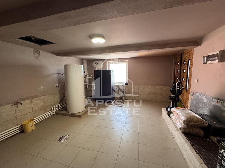 Casă individuală cu 12 camere cu Canalizare în Sălașu de Jos