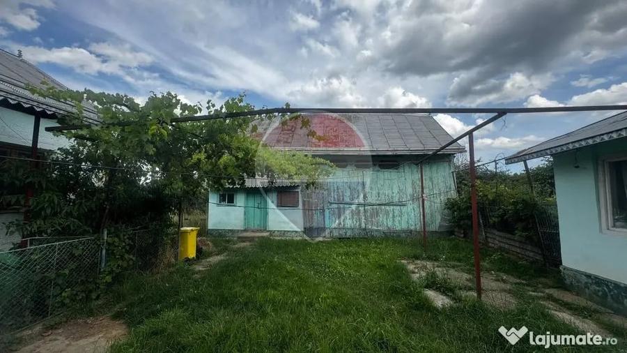 Casă cu 3 camere cu Teren 2600 Mp în Udești