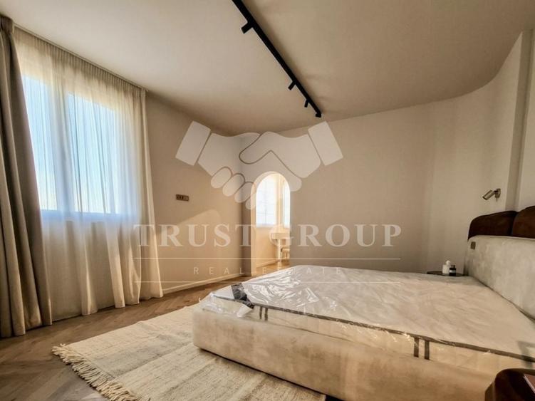 Apartament cu 3 camere decomandat, mobilat în P-ța Unirii
