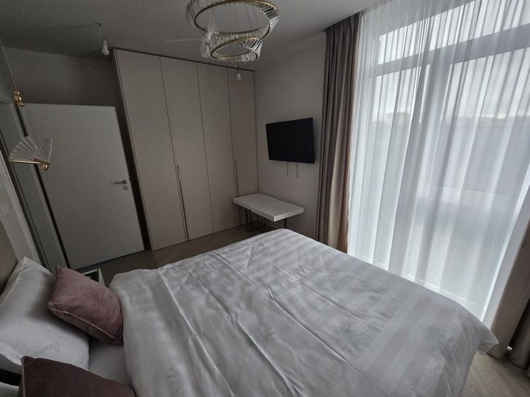 Apartament cu 3 camere decomandat în Aradului