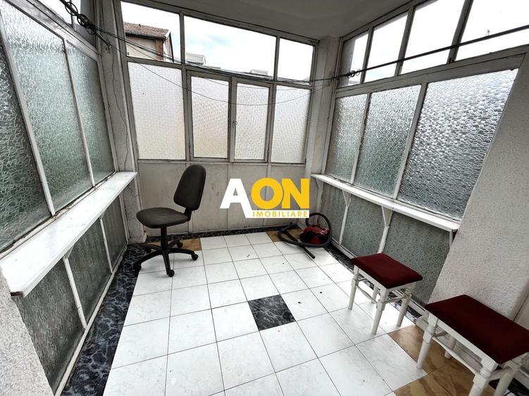 Apartament cu 3 camere decomandat, mobilat în Cetate