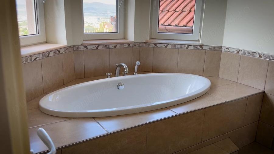 Casă cu Teren 850 Mp în Zăvoi