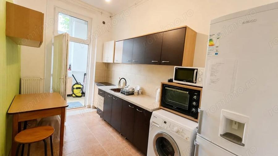 Apartament cu 4 camere semidecomandat în Brâncoveanu