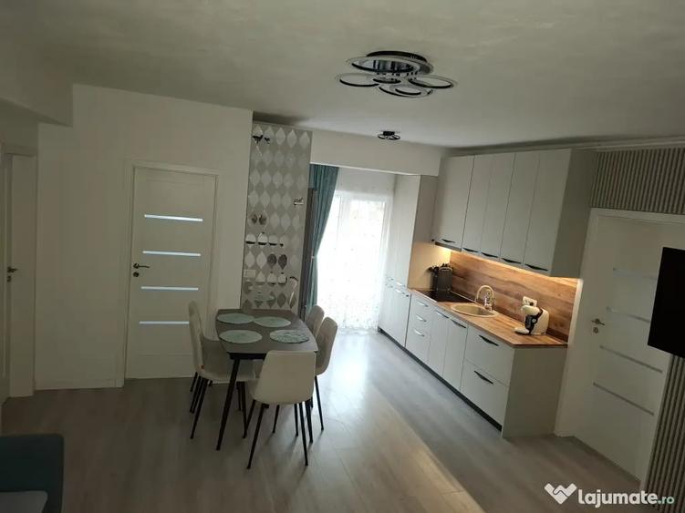 Apartament cu 3 camere decomandat în Vest