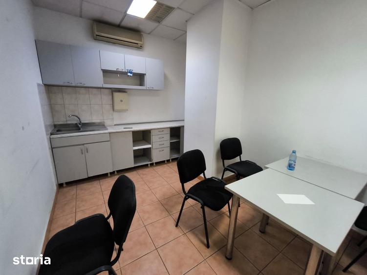 Spațiu comercial, de 146 mp, în Capitol