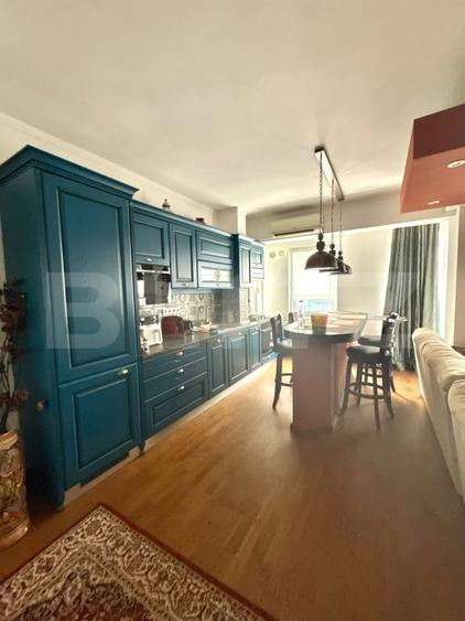 Apartament cu 3 camere semidecomandat, mobilat în Semicentral