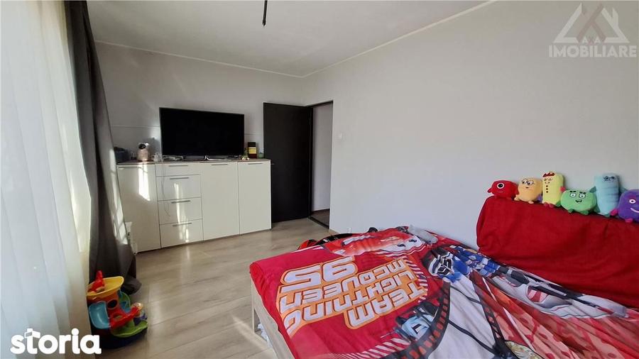 Apartament cu 3 camere semidecomandat în Central