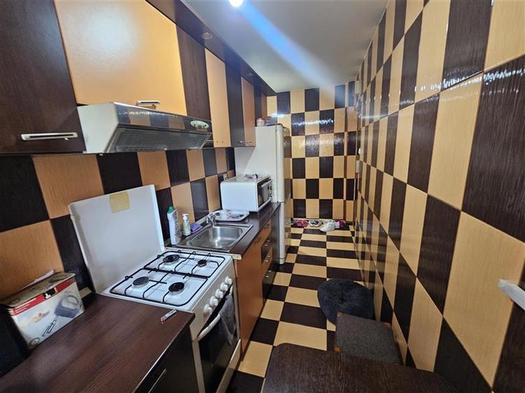 Apartament cu 2 camere nedecomandat, mobilat în Micro II