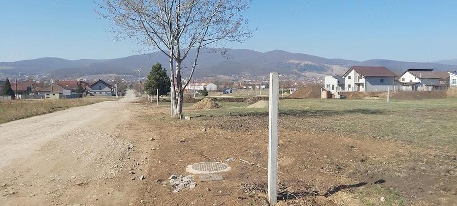 Teren cu toate utilitatile - 3