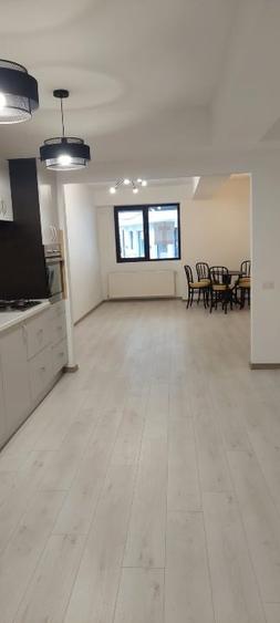 Inchiriez apartament 3 camere - 5