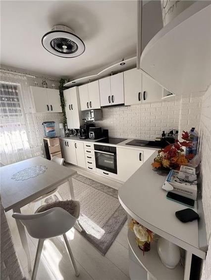 Apartament 2 Camere Luminos Etaj 1 Renovat Mobilat Utilat Loc Parcare - 1