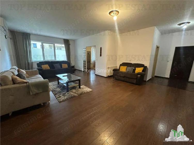 Apartament 3 camere de vanzare in zona Doi Cocosi