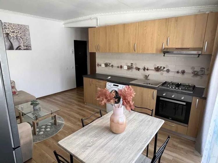 Inchiriez apartament 2 camere decomandat, luminos, parcare cu CF, langa Penny - Floresti, str. Porii - 1