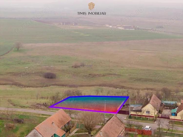 Teren Ianova 1200 mp, vatra satului | asfalt, utilitati | Comision 0% - 5