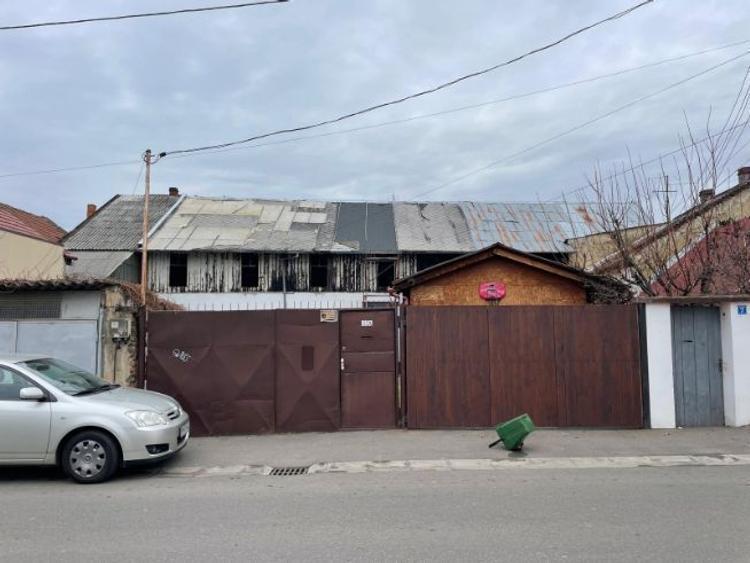 Teren intravilan pentru DEZVOLTATORI  - 1