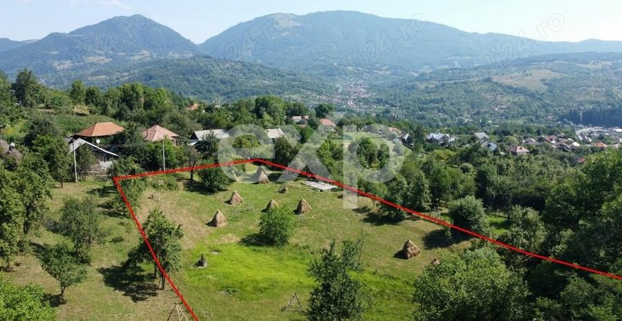 Teren în comuna Corbeni - 1