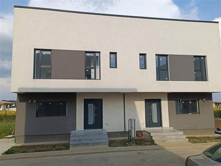 Vila tip duplex P+1E cu 4 camere proiect finalizat Tunari comision 0% - 1