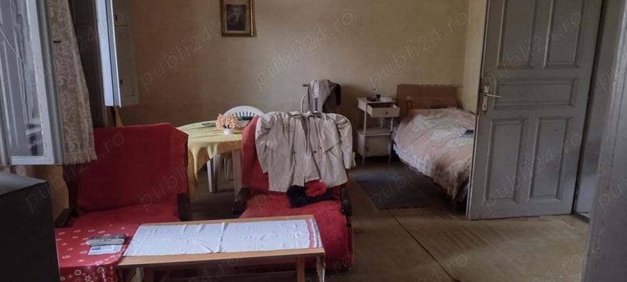 Conac de vanzare - 6