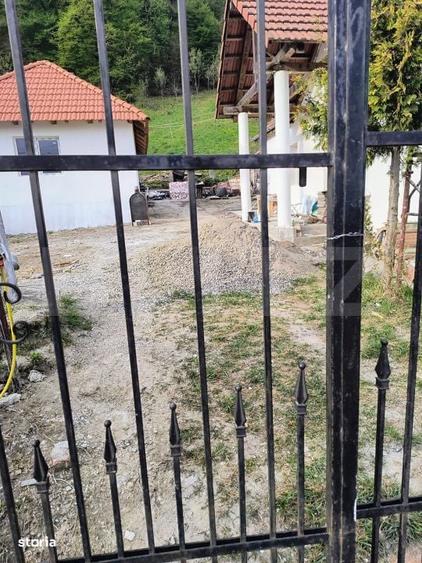 Casa Spatioasa De Vanzare Ce Ofera Confort Si Liniste - 3