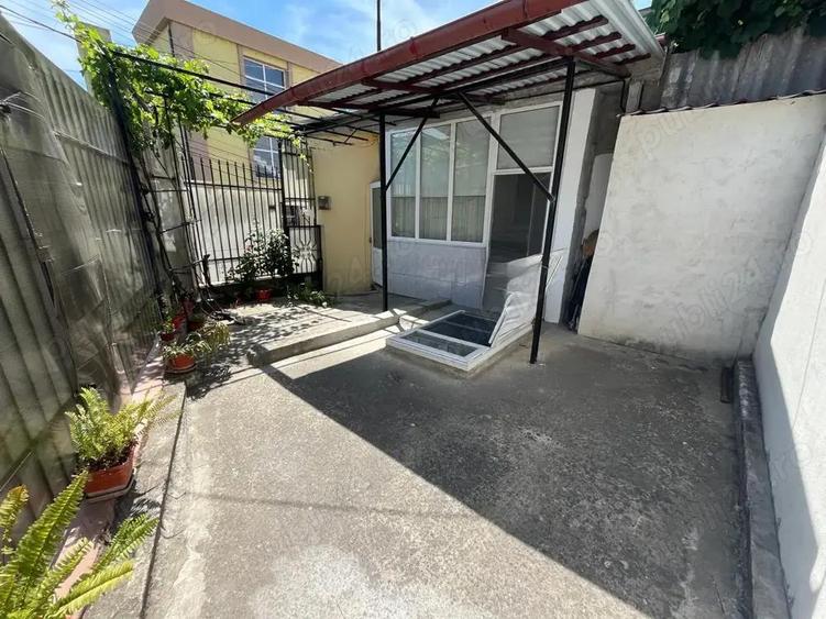 Casa spatiu centru - 1