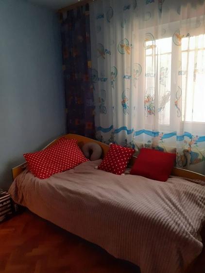 Inchiriez apartament . - 2