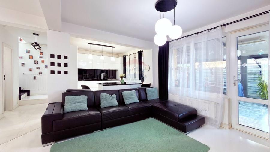 Vila 4 camere | Teren 251 mp | 2 parcari | 10 min Metrou - 1