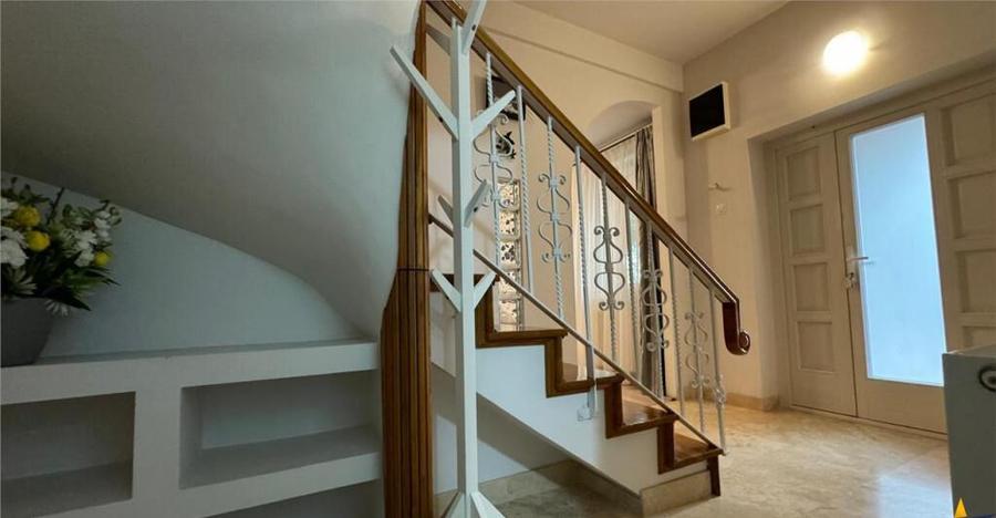 LUX Vila, pozitionare Premium, conditii apreciabile:Tur Virt - 8