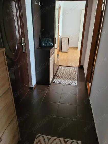 Apartament cu 2 camere decomandat în Roman