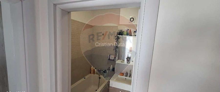 Apartament cu Doua Camere de Vanzare Sector 6, Drum... Apartament cu Doua Camere de Vanzare Sector 6, Drum...