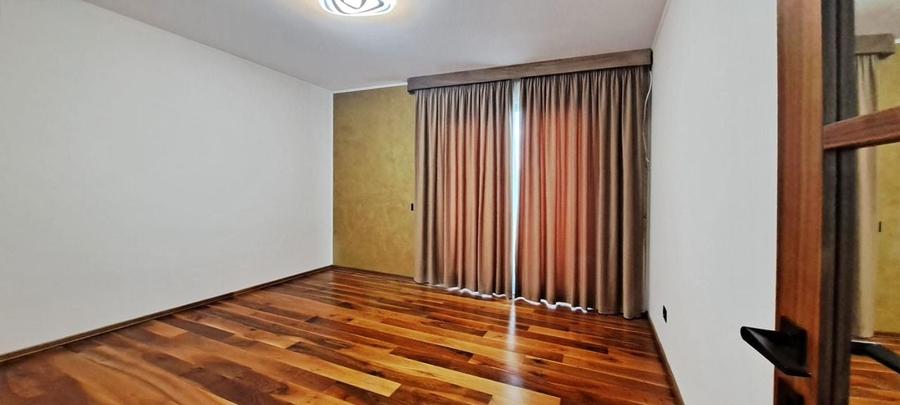 Vilă deosebită în cartier exclusivist la intrarea în Sânpetru - 15