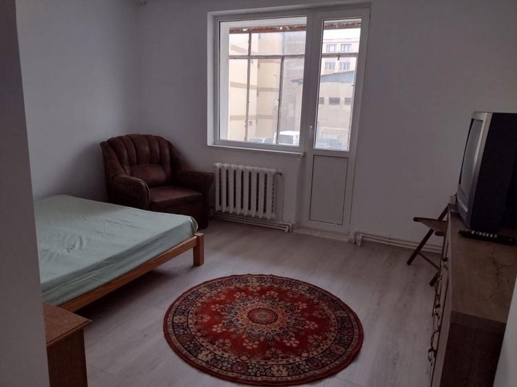 Proprietar inchiriez garsoniera confort 1, cu balcon, in Maratei la D uri., parter inalt - 4